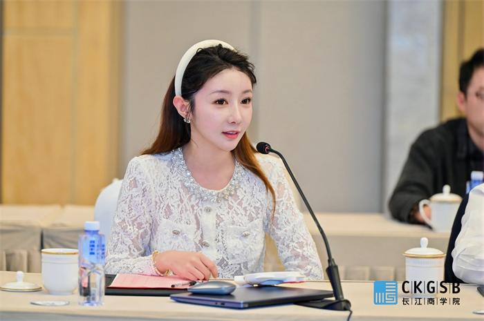 上淇长江商学院MBA入学。两度当选顶级商学院主持